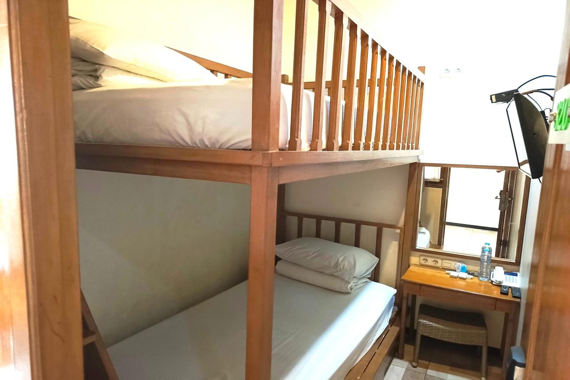 Java Capsule Hotel Malang Kültér fotó