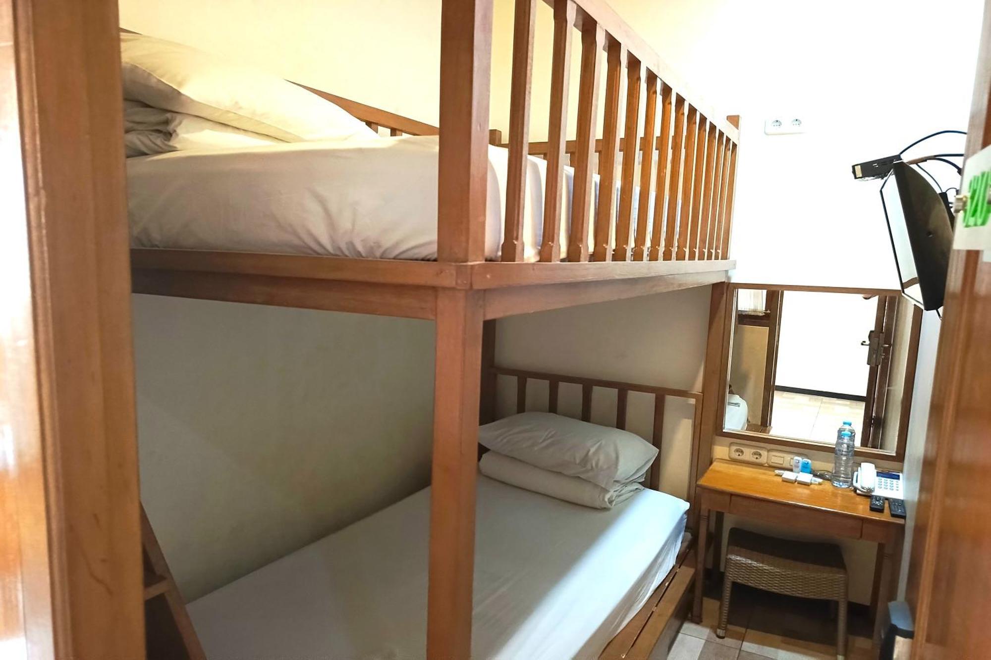 Java Capsule Hotel Malang Kültér fotó