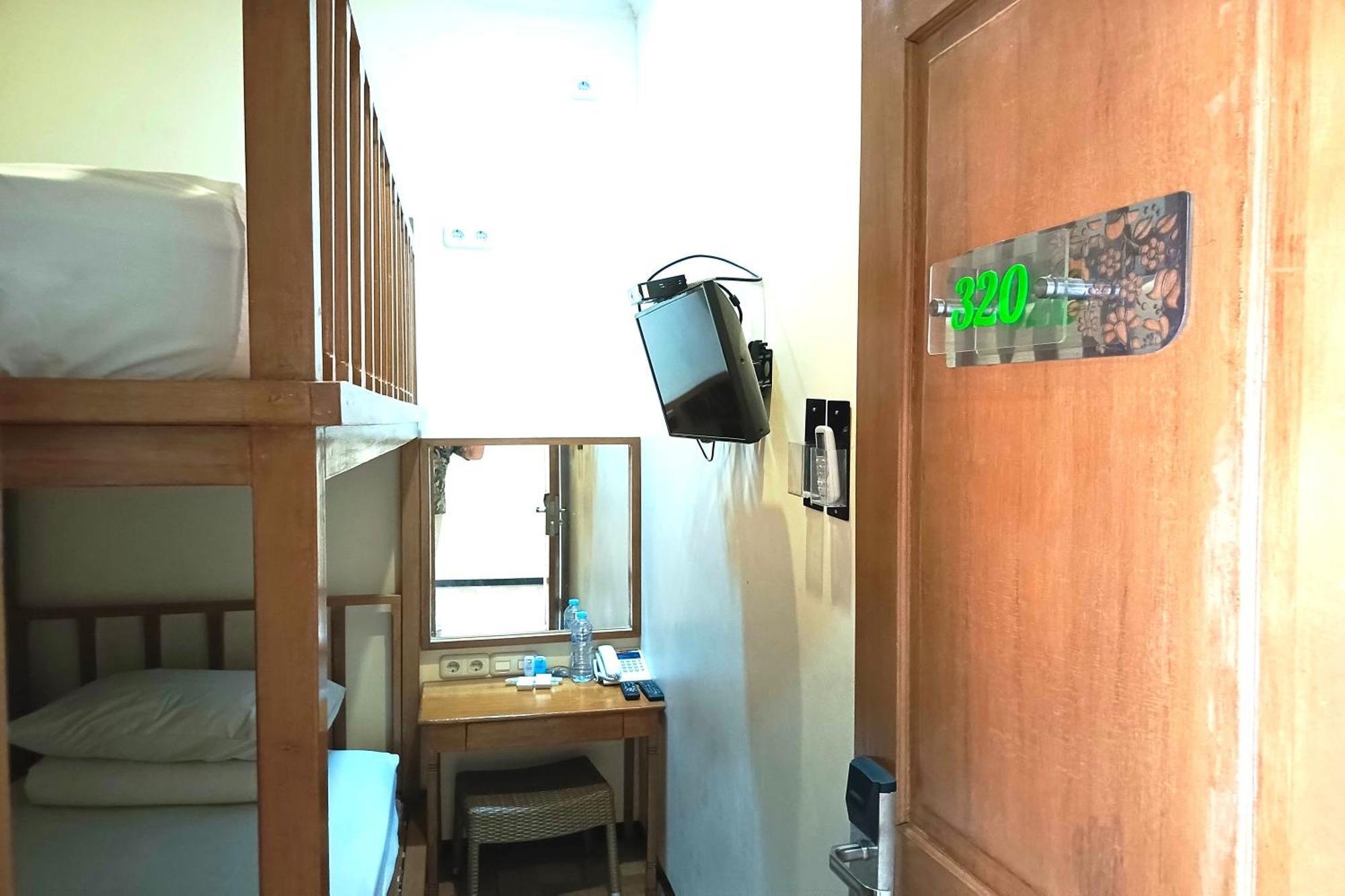 Java Capsule Hotel Malang Kültér fotó